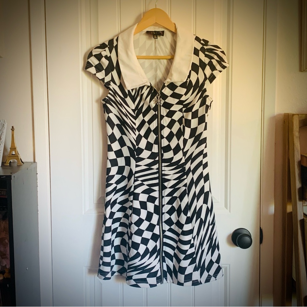 dELiA*s Black and White Optical Illusion Mini Dress